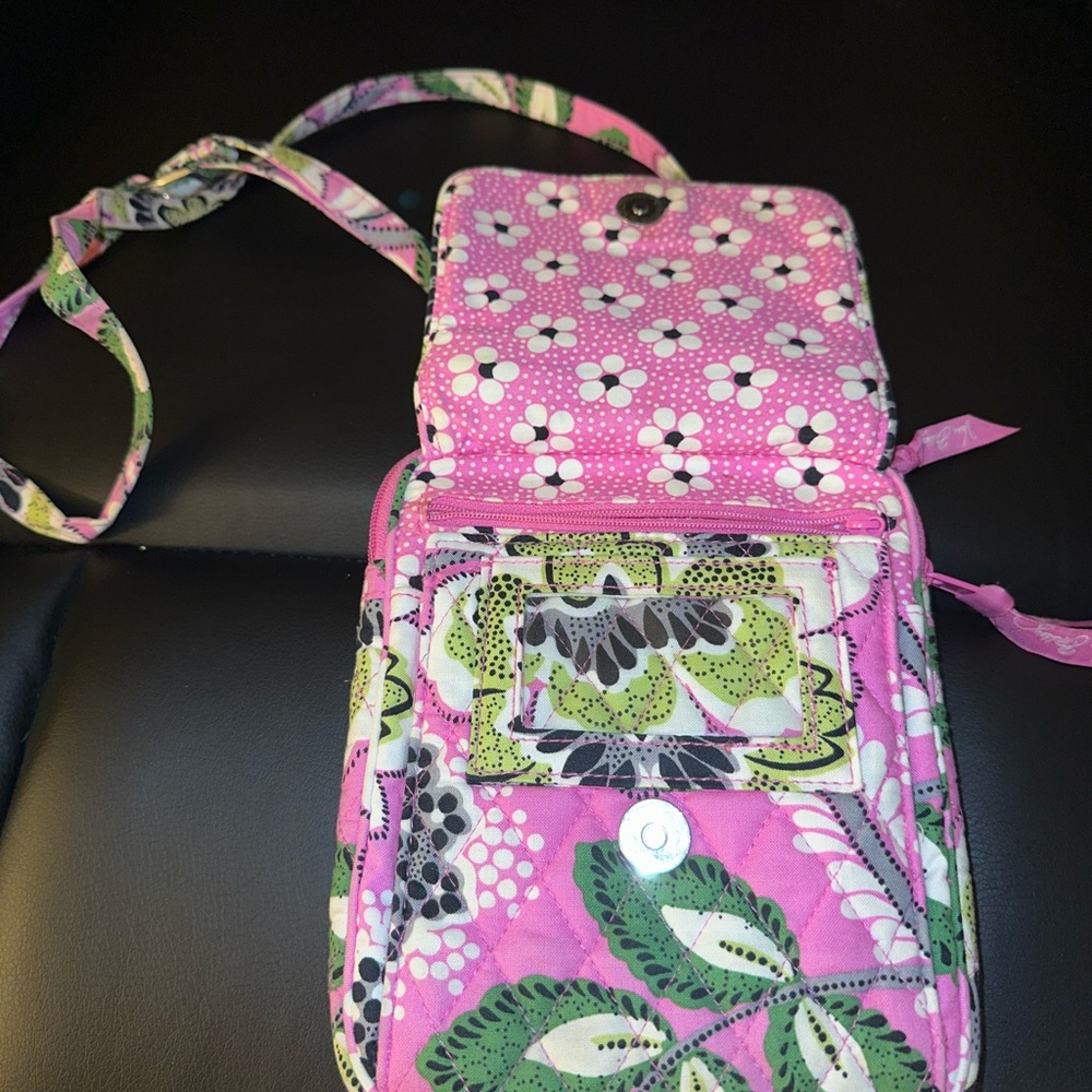 💚 Vera Bradley Crossbody 🩷 - Picture 2 of 4
